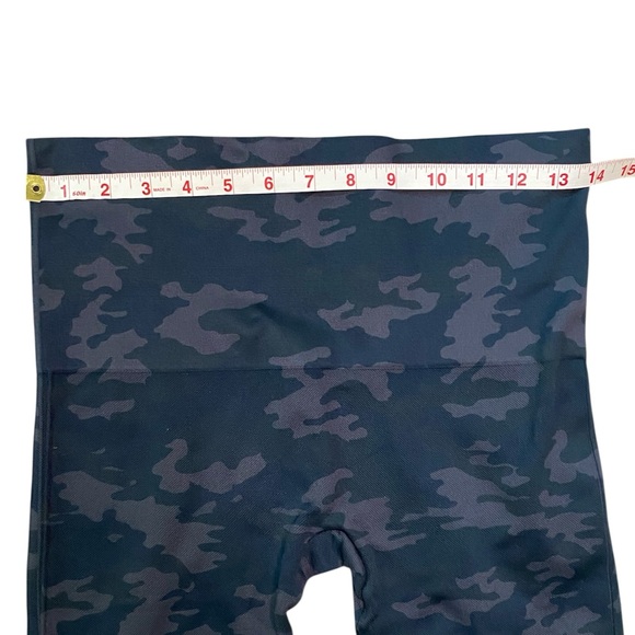 SPANX Look At Me Now Black Camo Legging - Picture 13 of 15